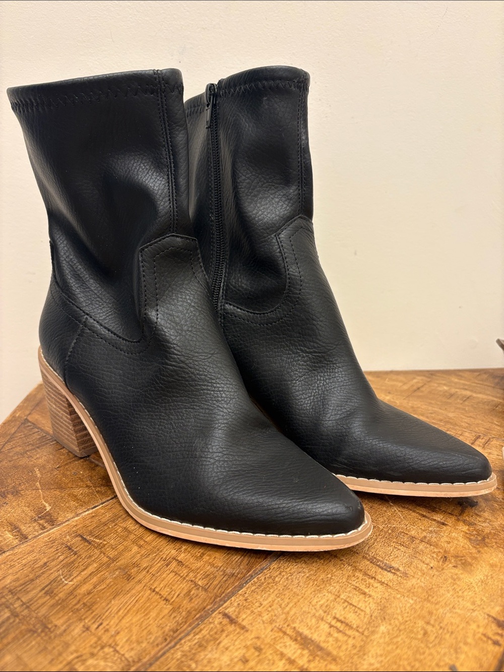 Oasis Society Women's Black Pointed Toe Block Heel Mid-Calf Bootie Zip